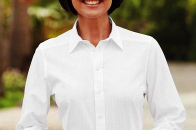 Дамска бяла риза – защо всяка жена трябва да я притежава и с какво се съчетава