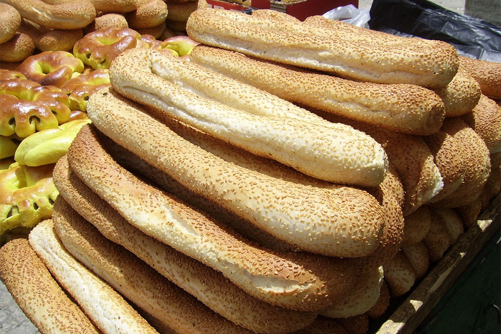 От фермата до масата: Историята на селския бял хляб и неговите традиционни корени - по света